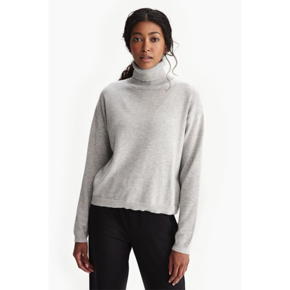Lolë cozy sweater